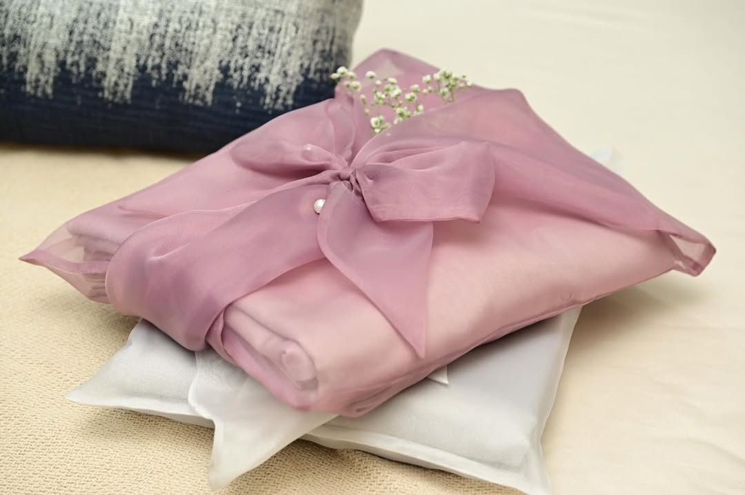 organza cover with bow in pink